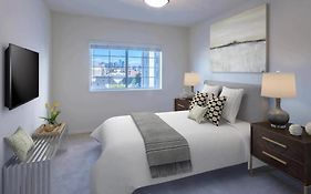 Holiday In La - 1Br With Free Parking, Laundry, Pool